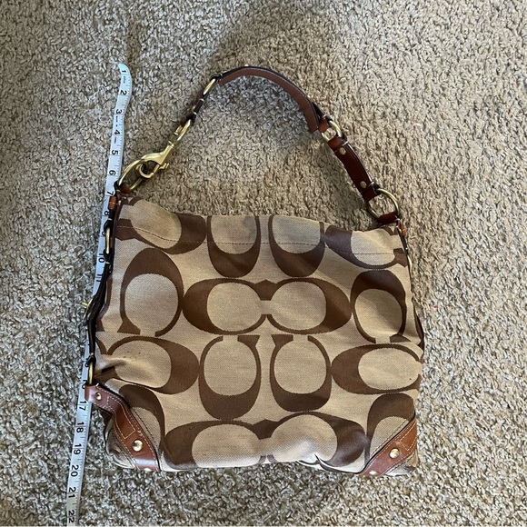 USED Authentic Coach Carly Signature HandBag
Purse Satchel - Picture 4 of 15